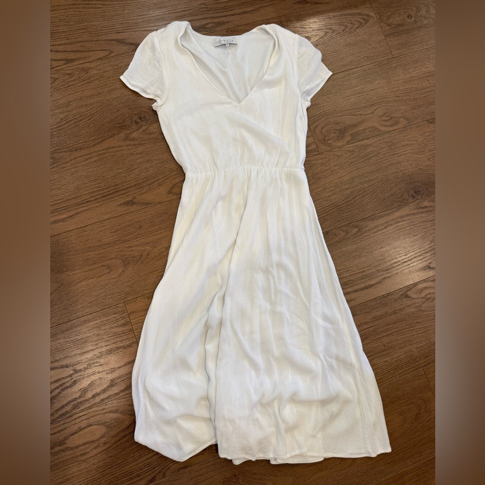 Wayf White V-Neck Short Sleeve Midi Dress